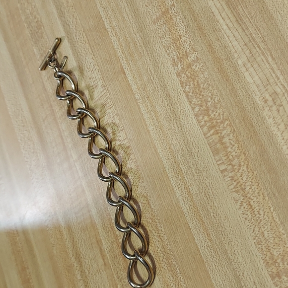 🤍 Vintage Monet - Gold Tone Chunky Link 8" Bracelet with Toggle Closure - Picture 6 of 8